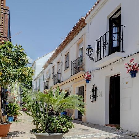 Unique Andalusian Townhouse Next To Beach 埃斯特波纳 外观 照片