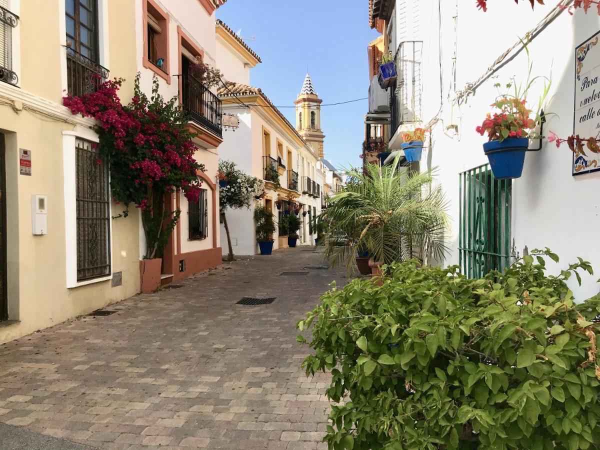 Unique Andalusian Townhouse Next To Beach 埃斯特波纳 外观 照片