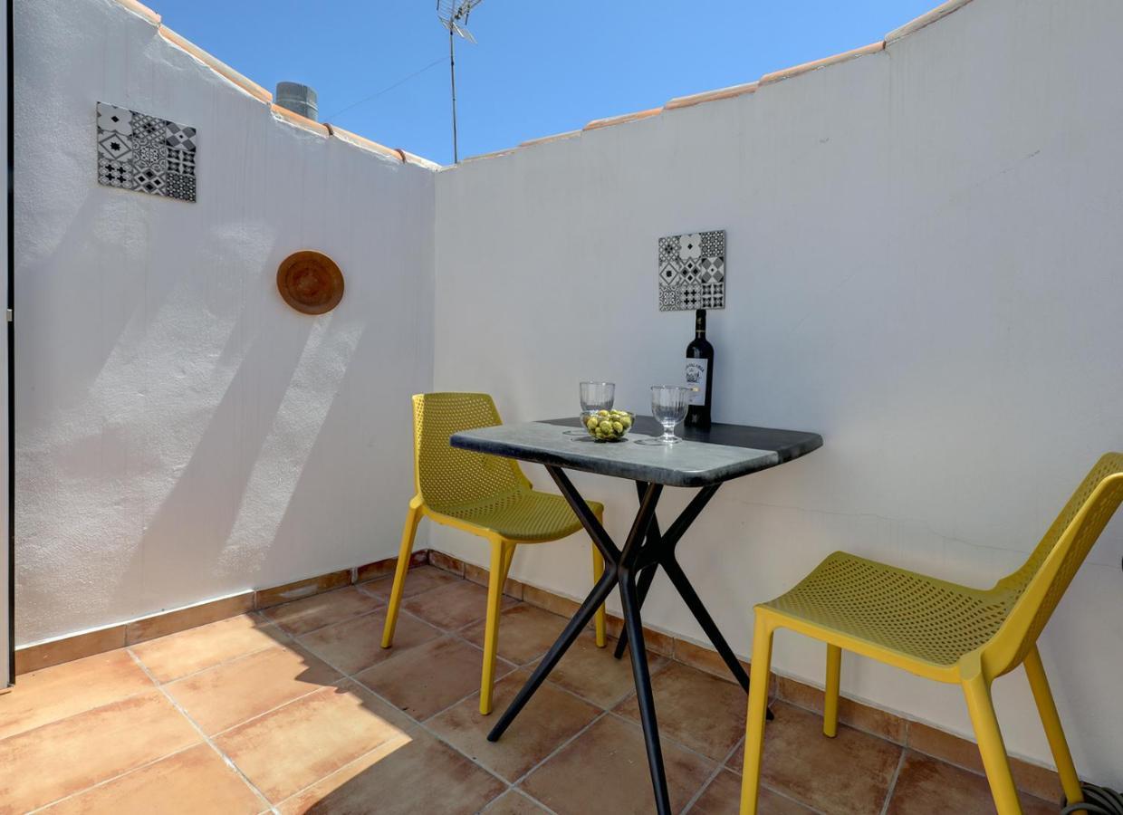Unique Andalusian Townhouse Next To Beach 埃斯特波纳 外观 照片