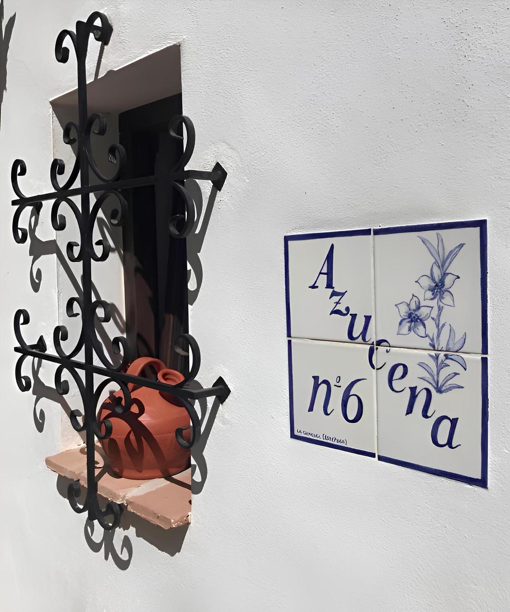 Unique Andalusian Townhouse Next To Beach 埃斯特波纳 外观 照片
